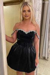 Premuim Black Velvet Sweetheart Beaded Off the Shoulder A-line Ruffle Straps A-line Short Mini Dress Homecoming Dress